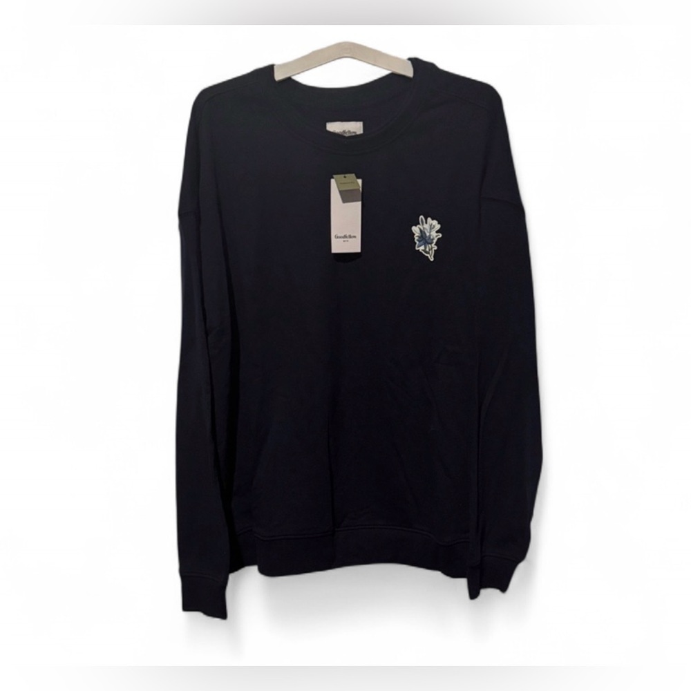 Size XXL Goodfellow & Co Dark Blue Crewneck with Floral Patch